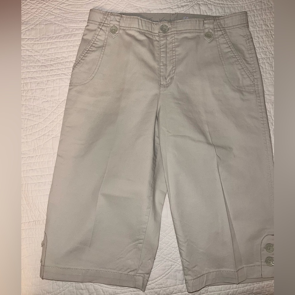 Gloria Vanderbilt Beige Crop Pants